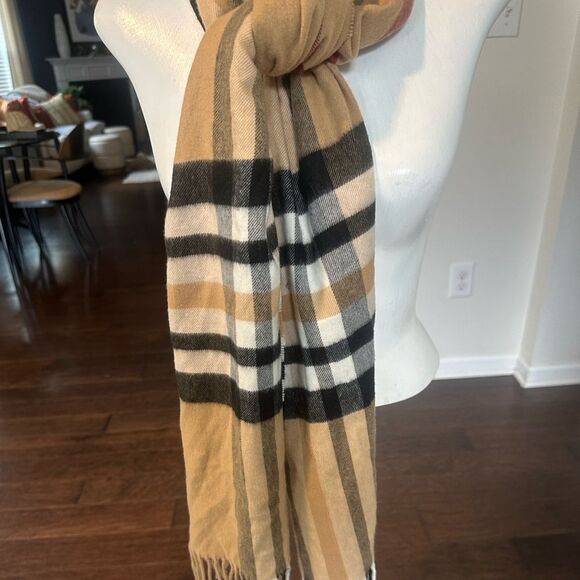 V. Fraas Plaid Cashmink Scarf - Picture 3 of 5